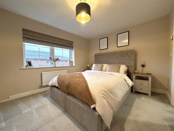 Phoenix Lane, Fernwood, Newark