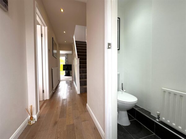 Nursery Avenue, Farndon, Newark