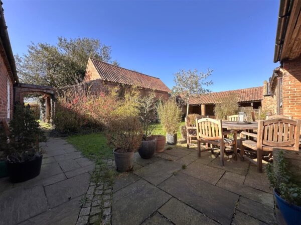 Coltons Farmhouse, Brough Lane, Brough, Newark