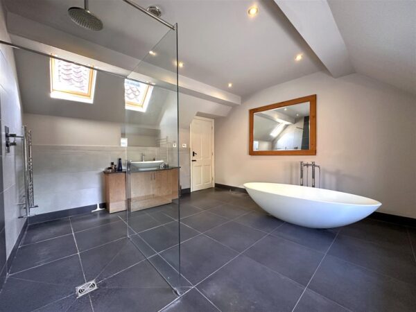 Coltons Farmhouse, Brough Lane, Brough, Newark