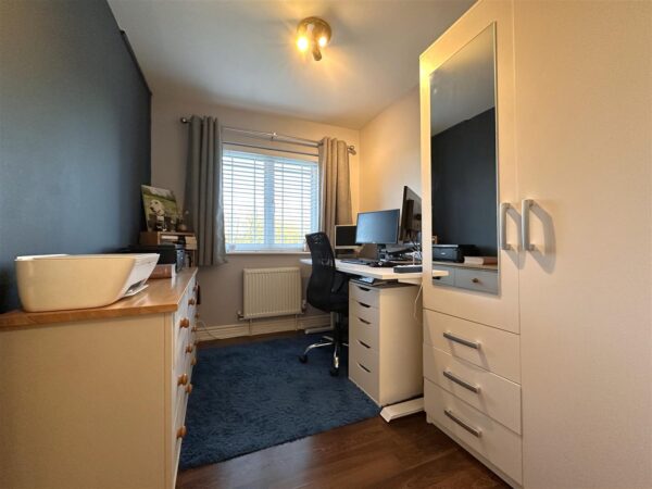 De Havilland Way, Newark