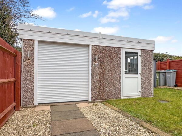 Maythorne Close, Balderton, Newark