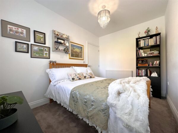 Alexander Mews, Balderton, Newark