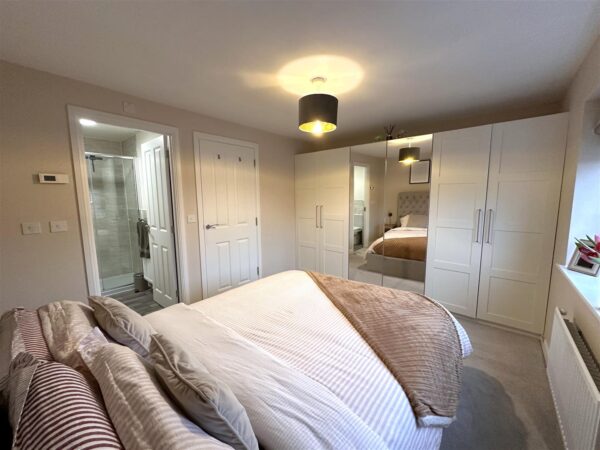 Phoenix Lane, Fernwood, Newark