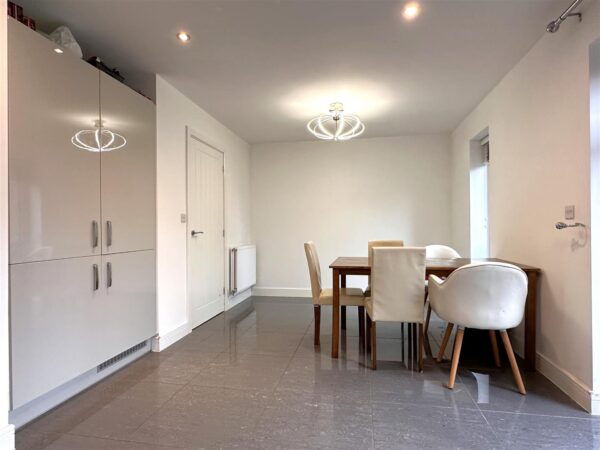 Charters Drive, Middlebeck, Newark