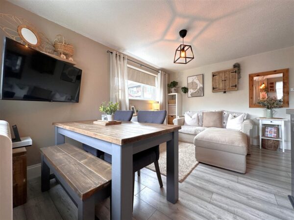 Maythorne Close, New Balderton, Newark