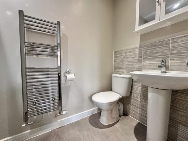 Charters Drive, Newark