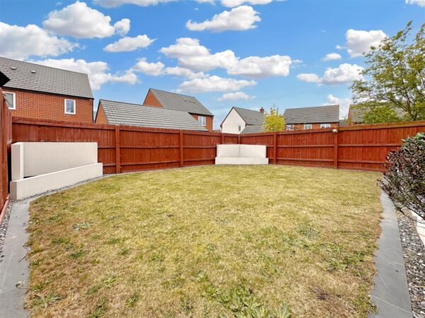 Charters Drive, Middlebeck, Newark