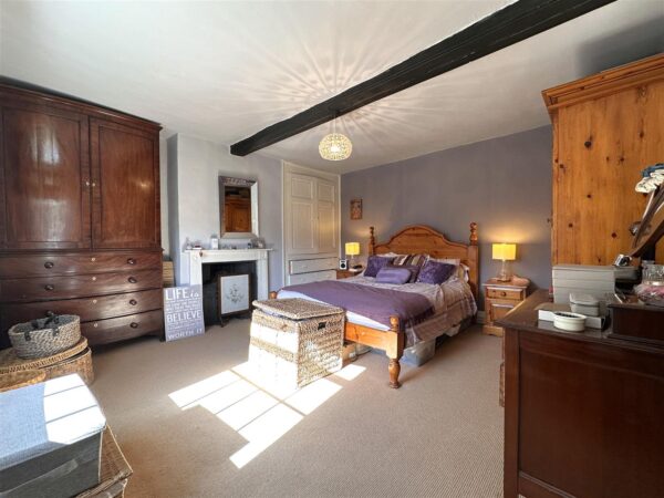 Coltons Farmhouse, Brough Lane, Brough, Newark