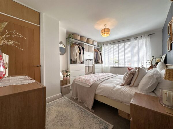 Riverside Road, Newark