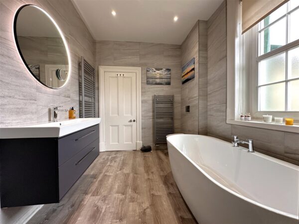 Mayfield House, High Street, Collingham, Newark