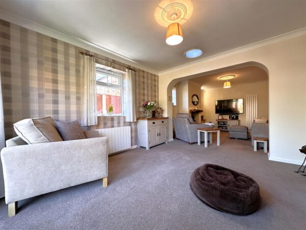 Saucemere Drive, Newark