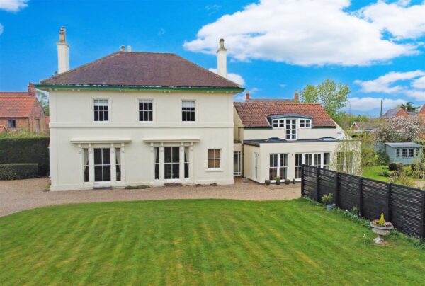 Mayfield House, High Street, Collingham, Newark