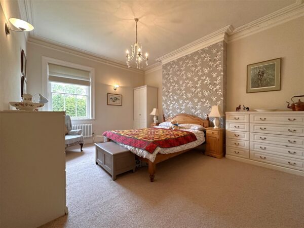 Mayfield House, High Street, Collingham, Newark