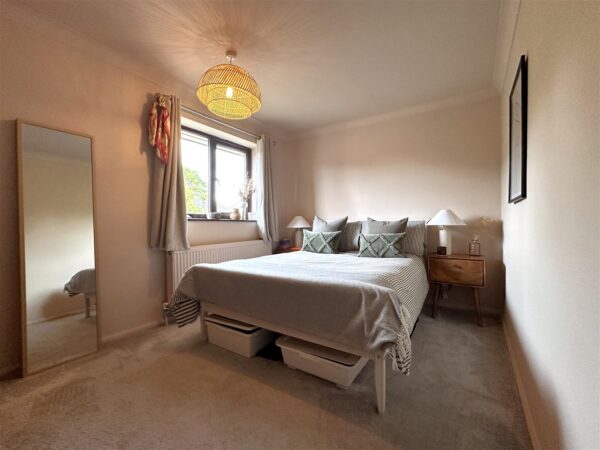 Hounsfield Close, Newark
