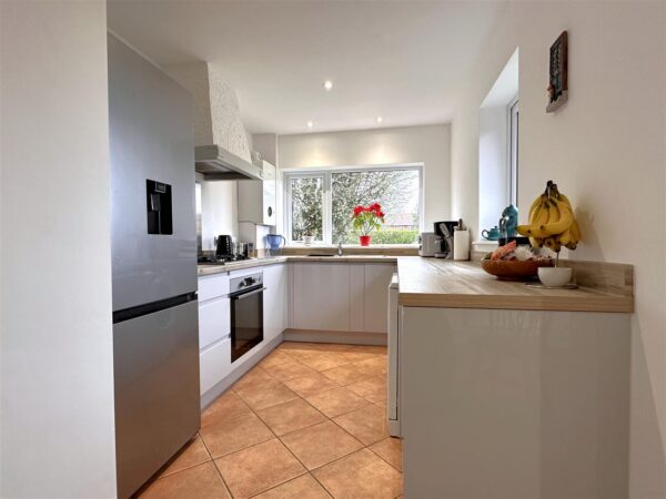 Lorander, Temperance Lane, Collingham, Newark