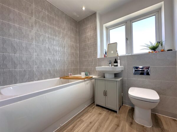 Flaxley Way, Middlebeck, Newark