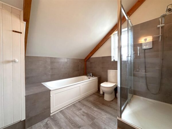 Mayfield House, High Street, Collingham, Newark