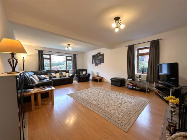 Lorander, Temperance Lane, Collingham, Newark