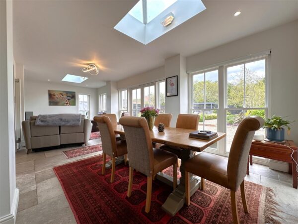 Mayfield House, High Street, Collingham, Newark