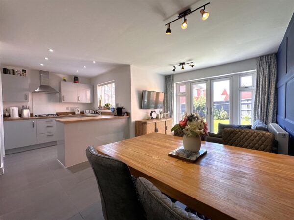 Flaxley Way, Middlebeck, Newark