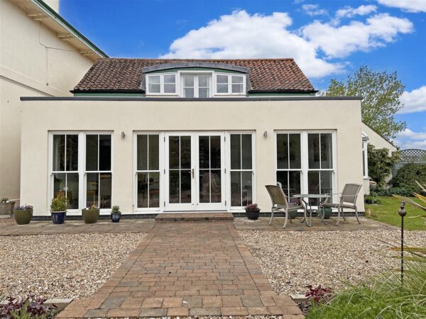 Mayfield House, High Street, Collingham, Newark
