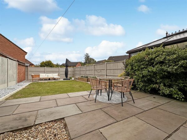 Hounsfield Close, Newark