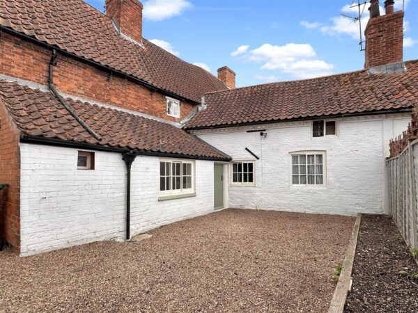 High Street, Collingham, Newark