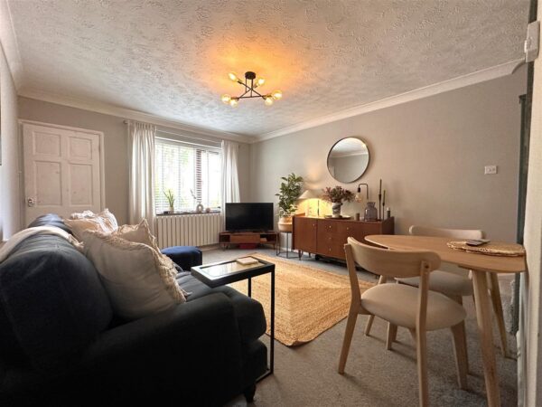 Hounsfield Close, Newark