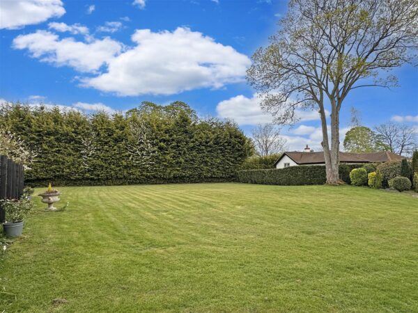 Mayfield House, High Street, Collingham, Newark