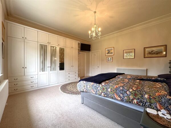 Mayfield House, High Street, Collingham, Newark