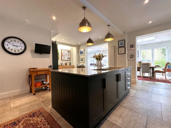 Mayfield House, High Street, Collingham, Newark