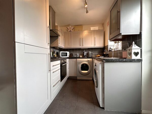 Hounsfield Close, Newark