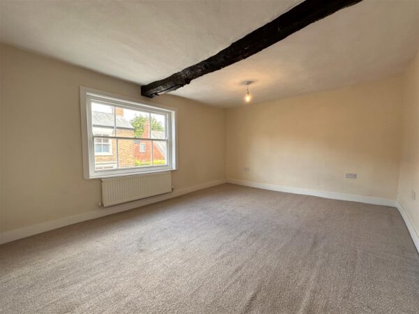 High Street, Collingham, Newark