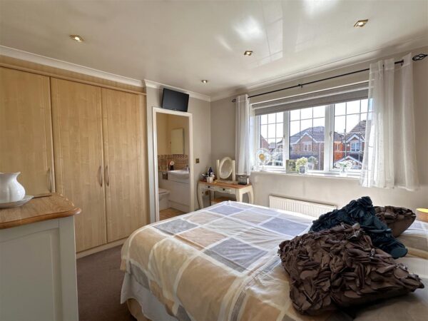 Saucemere Drive, Newark