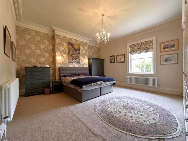 Mayfield House, High Street, Collingham, Newark