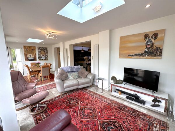 Mayfield House, High Street, Collingham, Newark