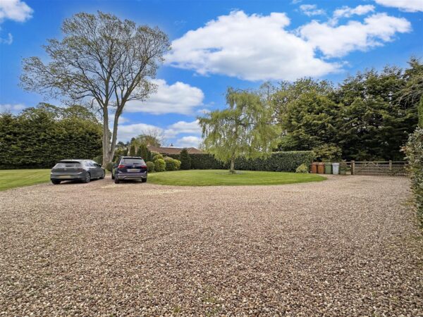 Mayfield House, High Street, Collingham, Newark