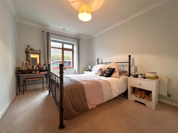 Lorander, Temperance Lane, Collingham, Newark