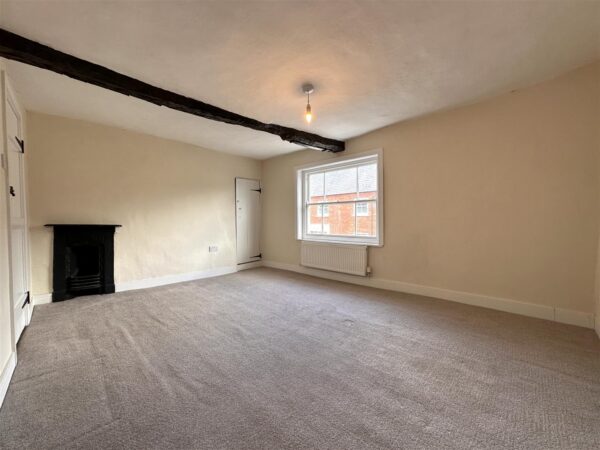 High Street, Collingham, Newark