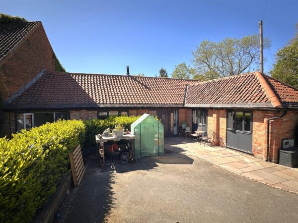 Grange Court, Great North Road, South Muskham, Newark