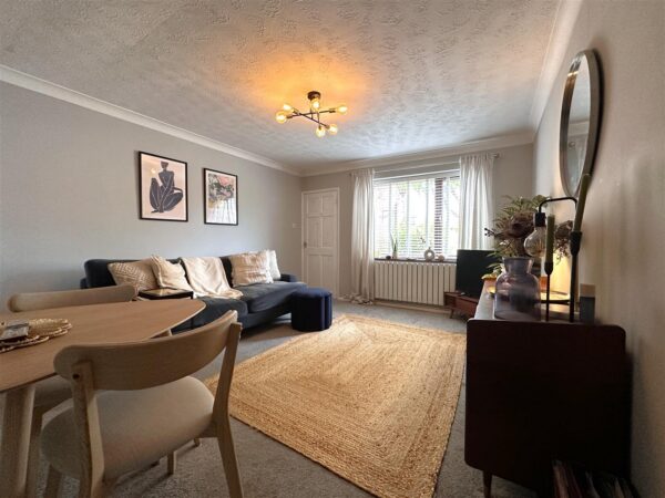 Hounsfield Close, Newark