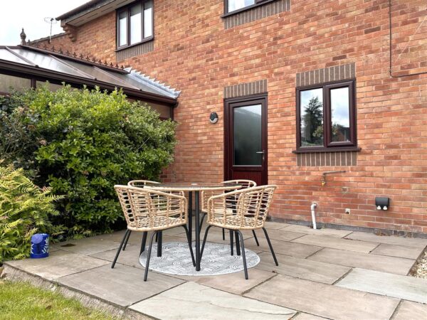 Hounsfield Close, Newark