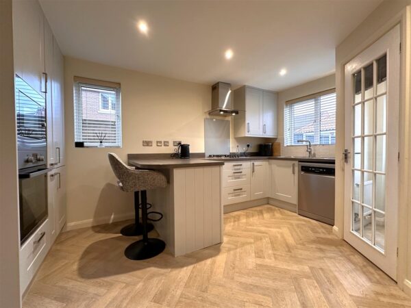 Goldstraw Lane, Fernwood, Newark