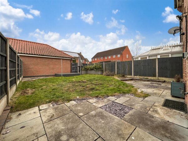 Goldstraw Lane, Fernwood, Newark