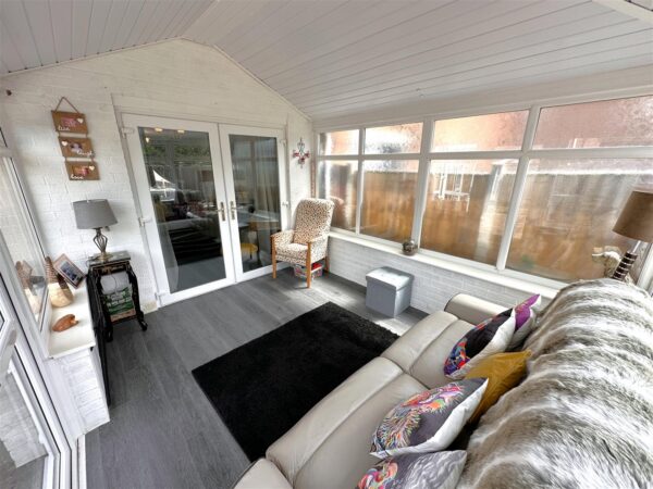 Almond Grove, Farndon, Newark