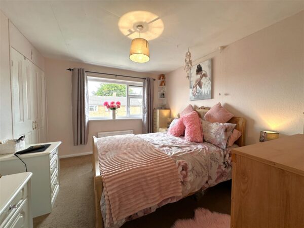 Almond Grove, Farndon, Newark