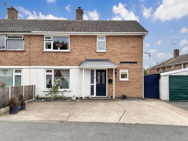 Almond Grove, Farndon, Newark