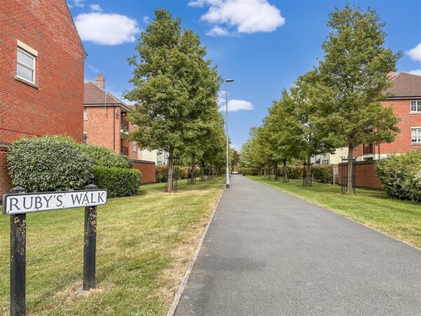 Rubys Walk, Fernwood, Newark