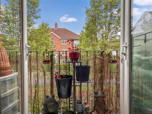 Rubys Walk, Fernwood, Newark